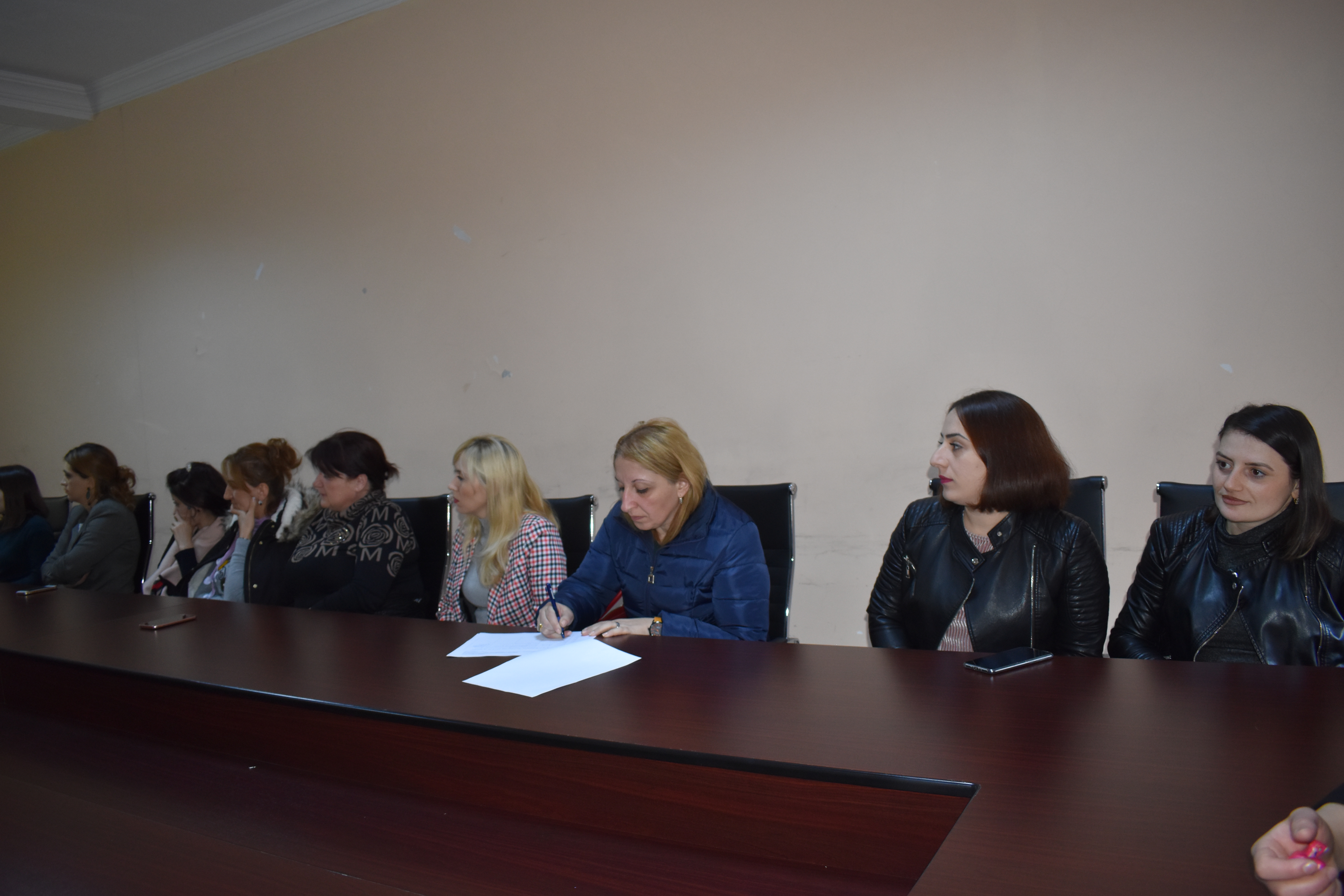 სახალხო დამცველის წარმომადგენლებმა საინფორმაციო შეხვედრა გამართეს ქედაში