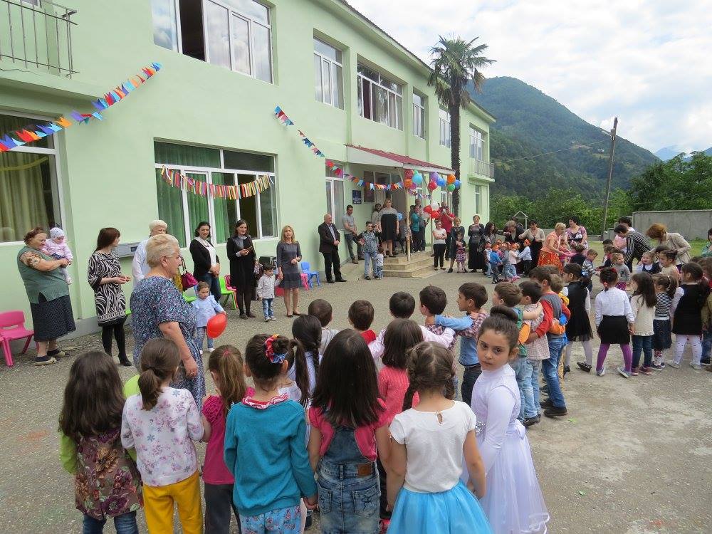 ქედის საბავშვო ბაღებში 1 ივნისი გამოფენებით აღნიშნეს