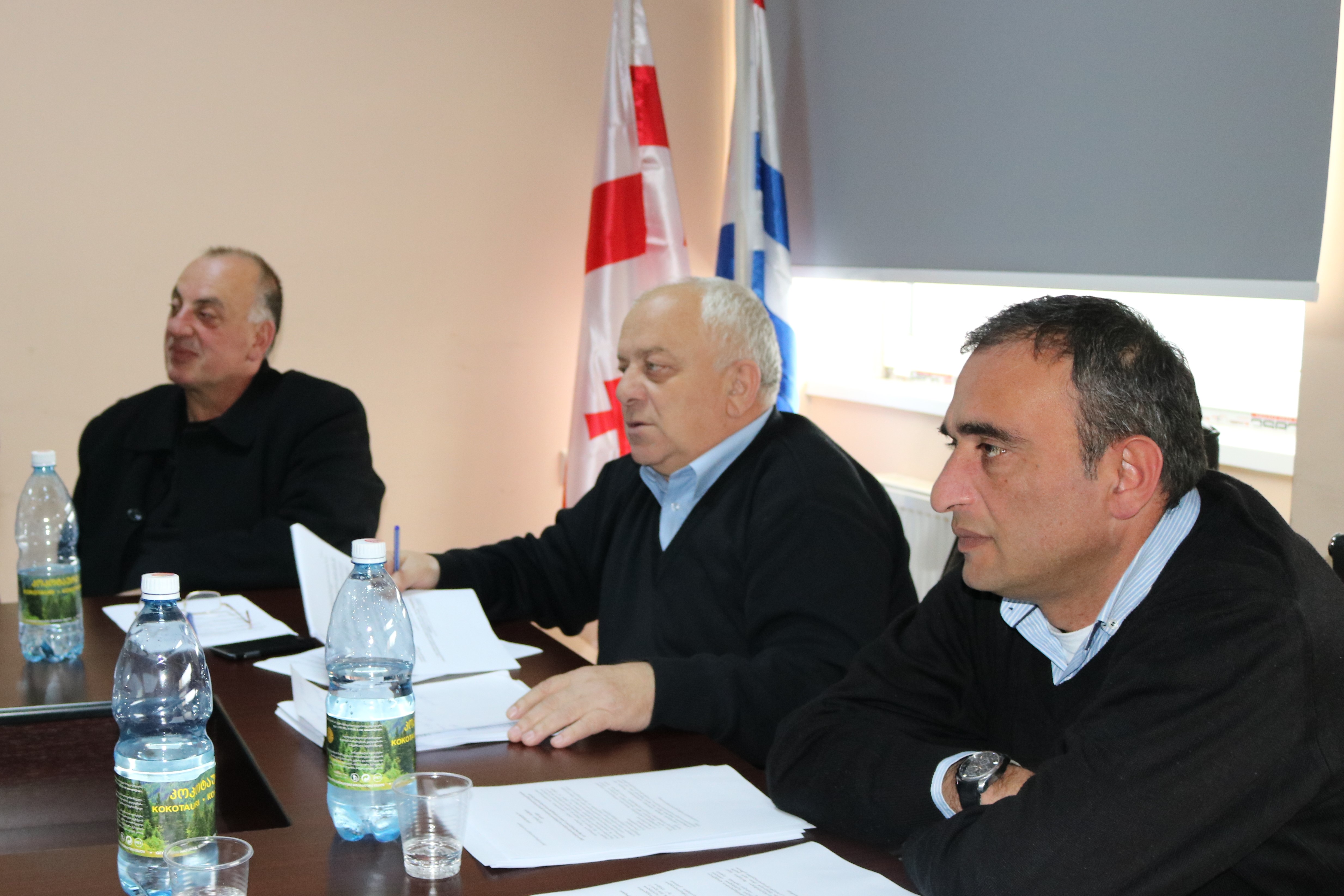 ქედის მუნიციპალიტეტის საკრებულოში მორიგი №01-06/19 სხდომა გაიმართა, რომელზეც ექვსი საკითხი განიხილეს