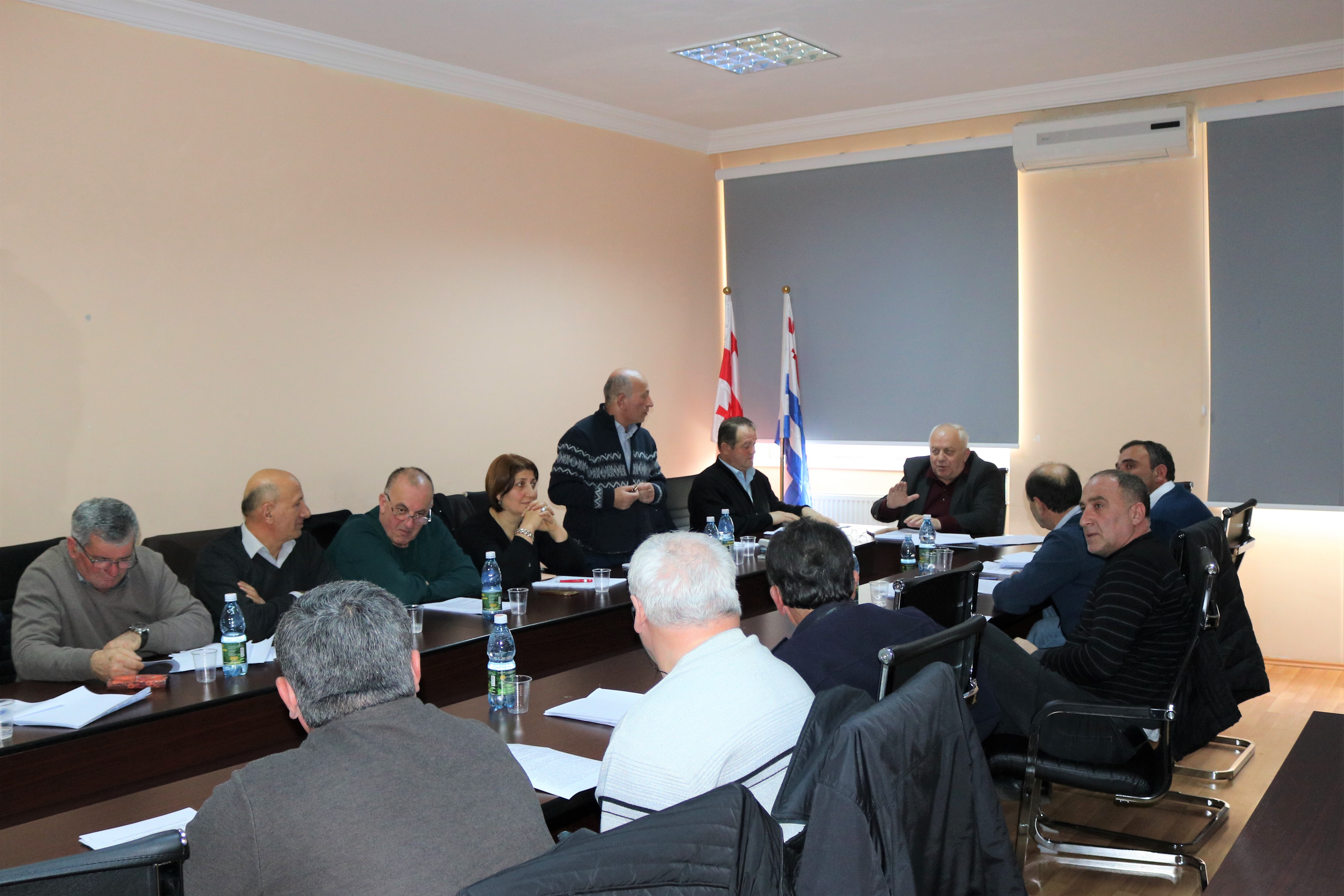 მიმდინარე წლის 13 თებერვლას ქედის მუნიციპალიტეტის საკრებულოში რიგგარეშე სხდომა გაიმართა