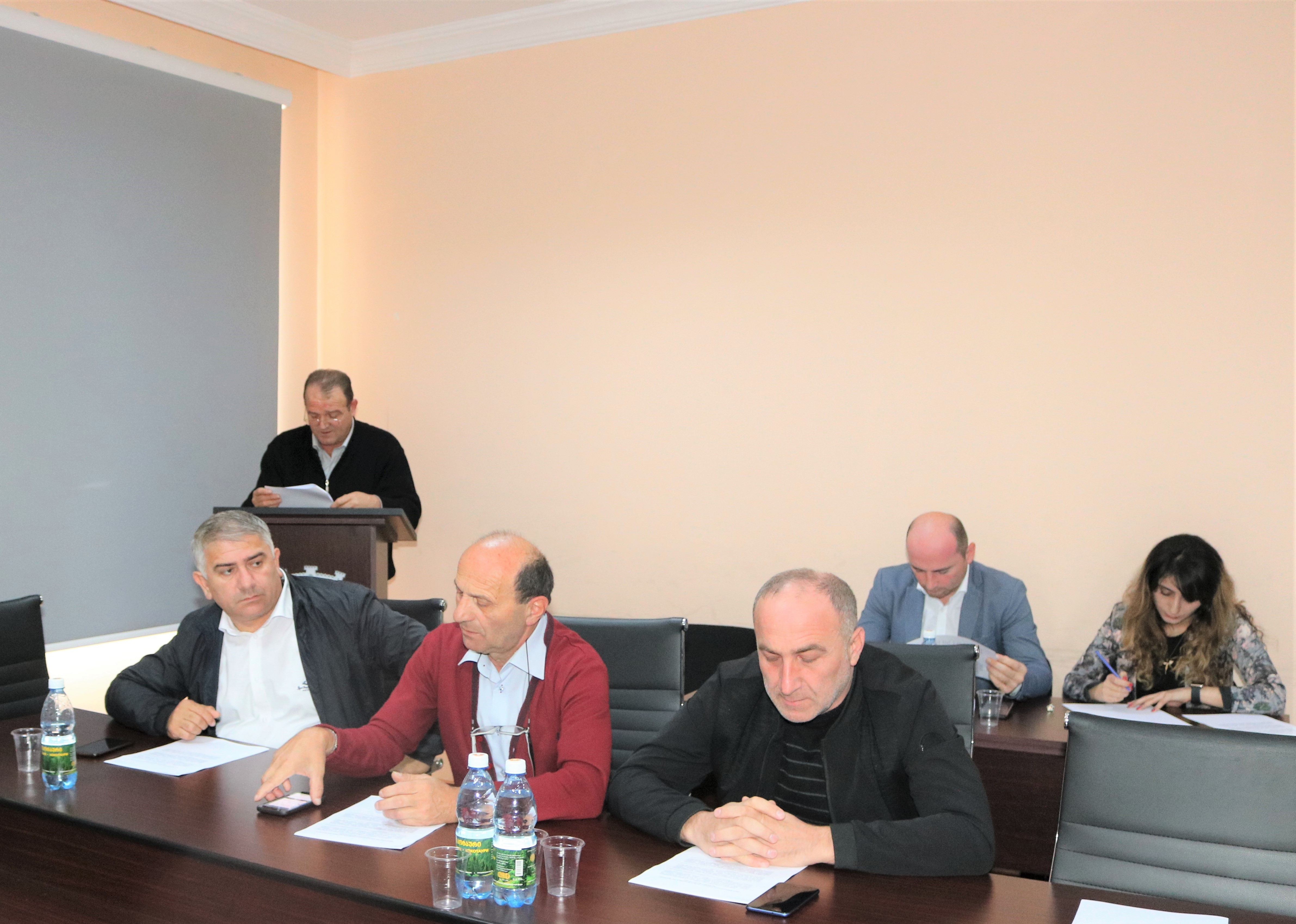 ქედის მუნიციპალიტეტის საკრებულოს სხდომათა დარბაზში 2018 წლის 26 ოქტომბერს გაიმართა მორიგი №01-06/17 სხდომა