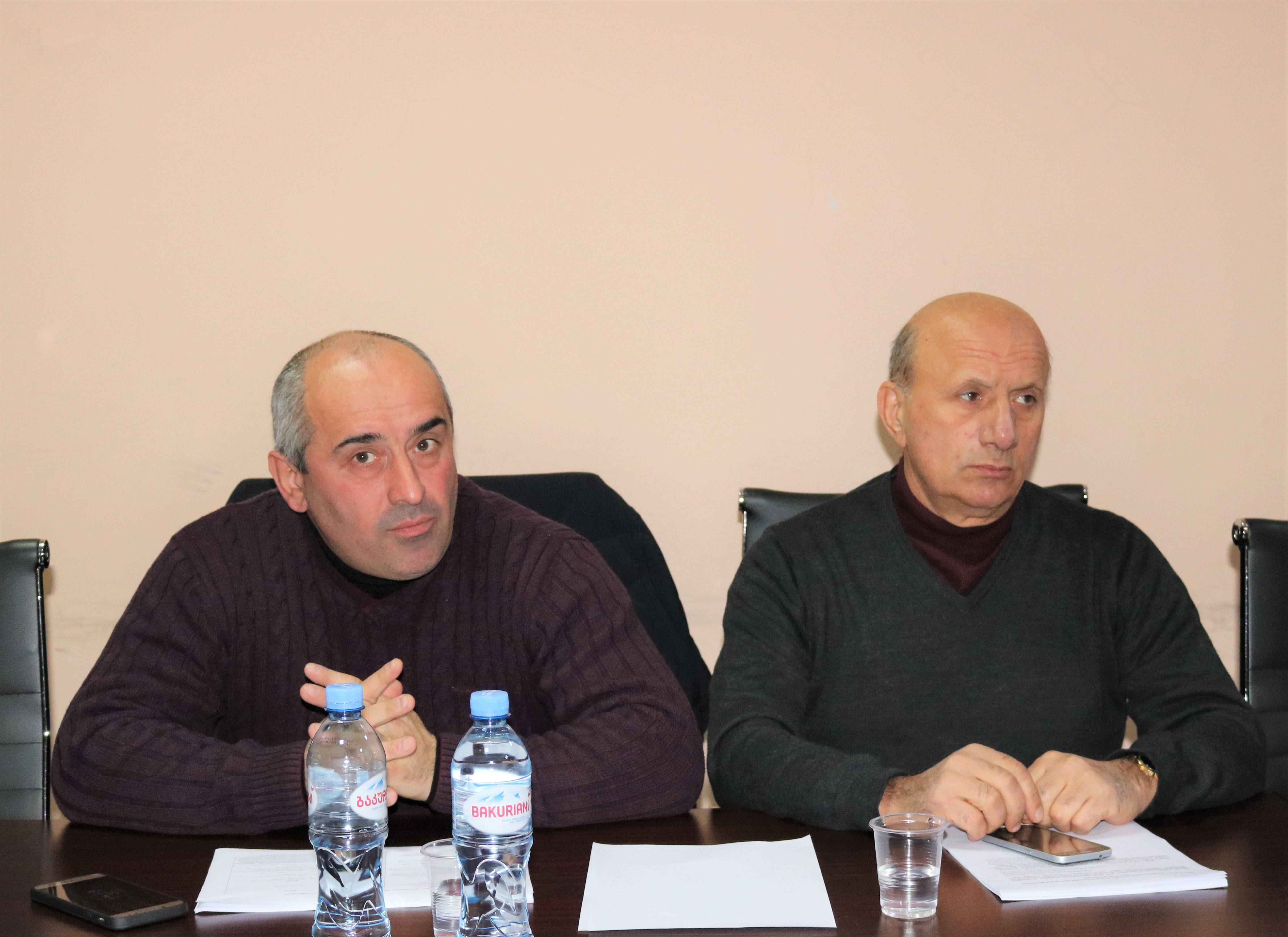 საკრებულოში მიმდინარე წლის პირველი მარტის რიგგარეშე სხდომაზე ქედის მუნიციპალიტეტის ადგილობრივი ბიუჯეტის ცვლილებები განიხილეს