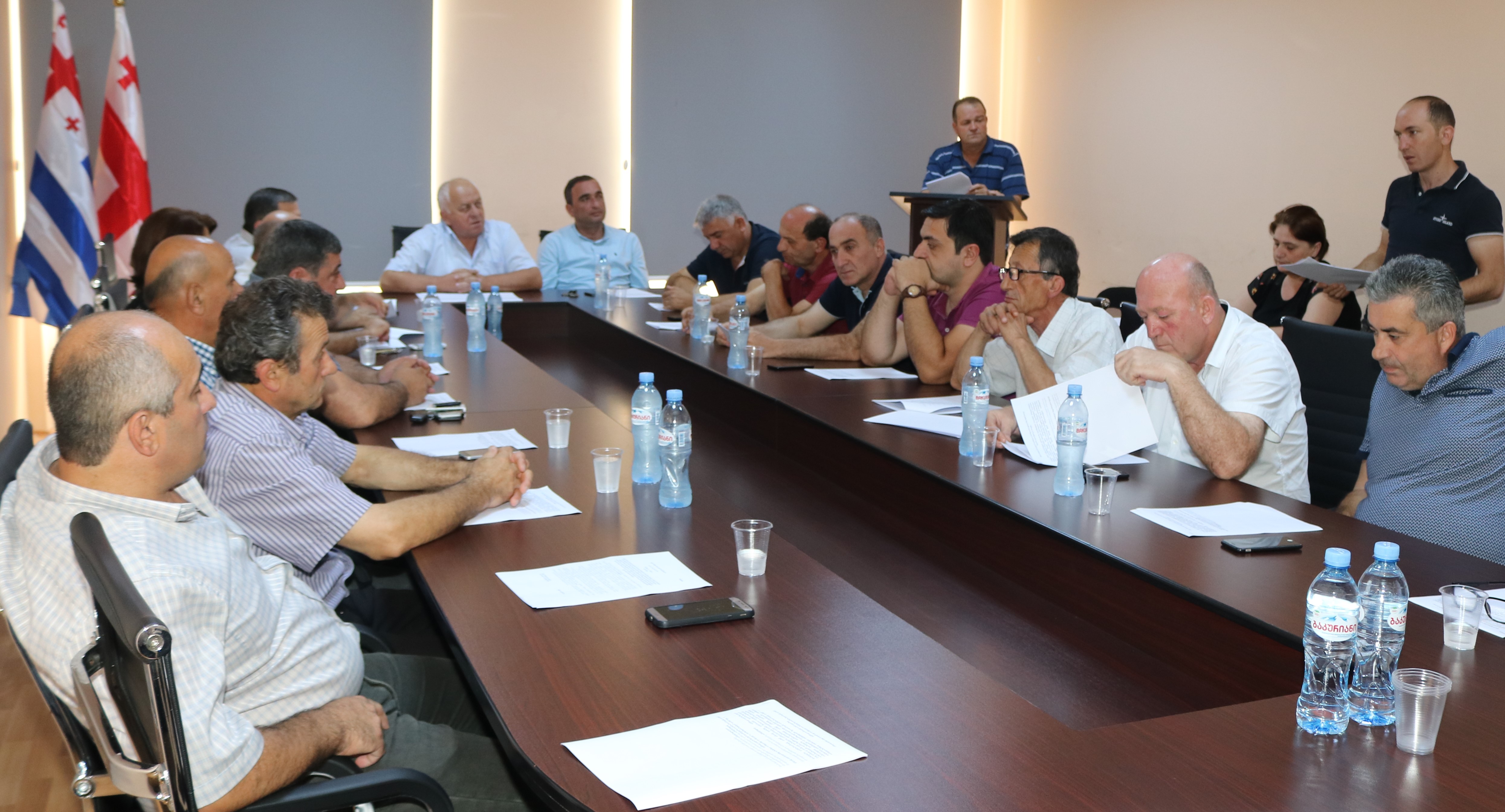 საკრებულოს მორიგ სხდომაზე შპს კომუნალურსერვისის ანგარიში მოისმინეს