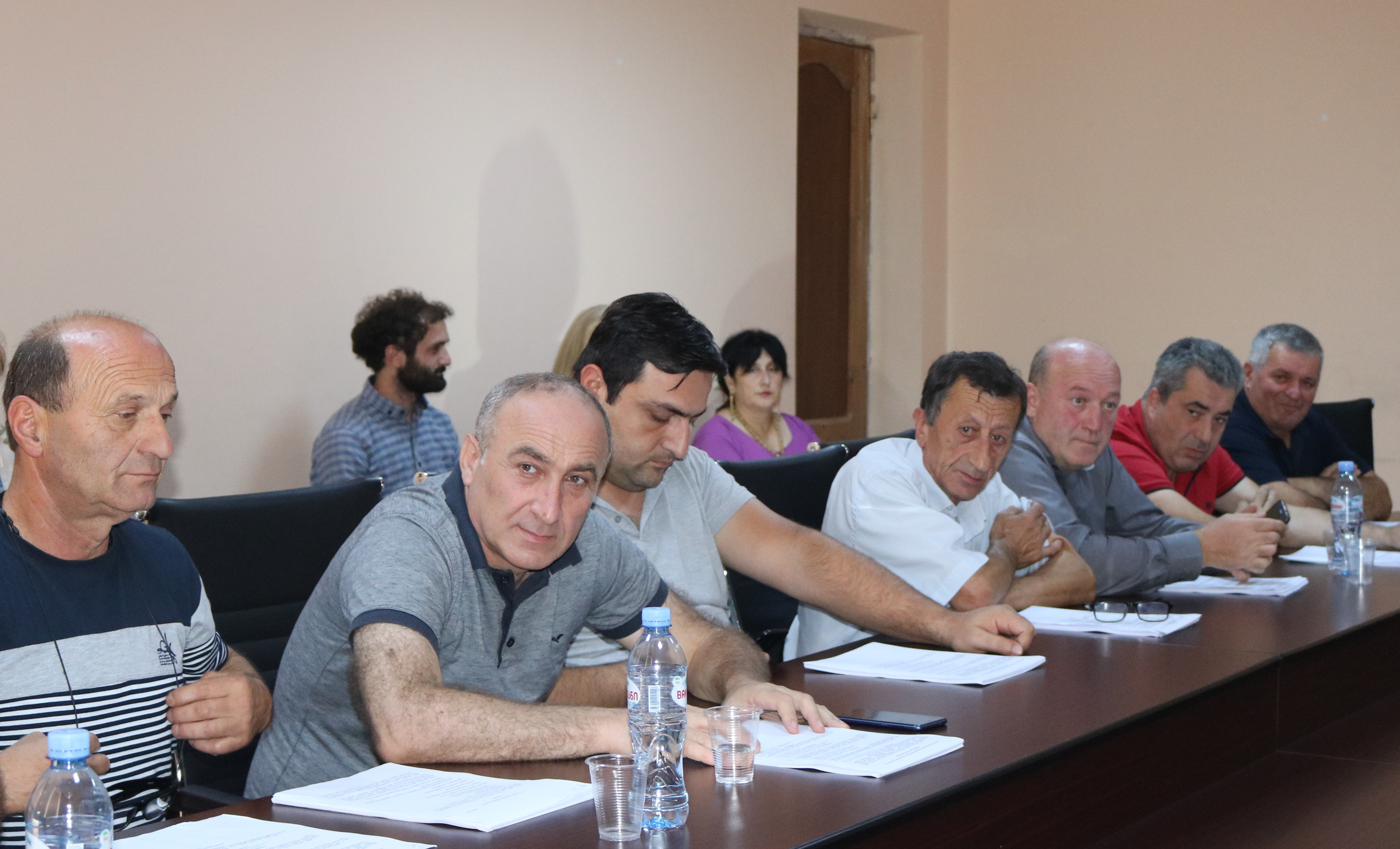 საკრებულოს მორიგ სხდომაზე რეგლამენტში ცვლილებების შესახებ საჯარო ადმინისტრაციული წარმოება დაიწყეს