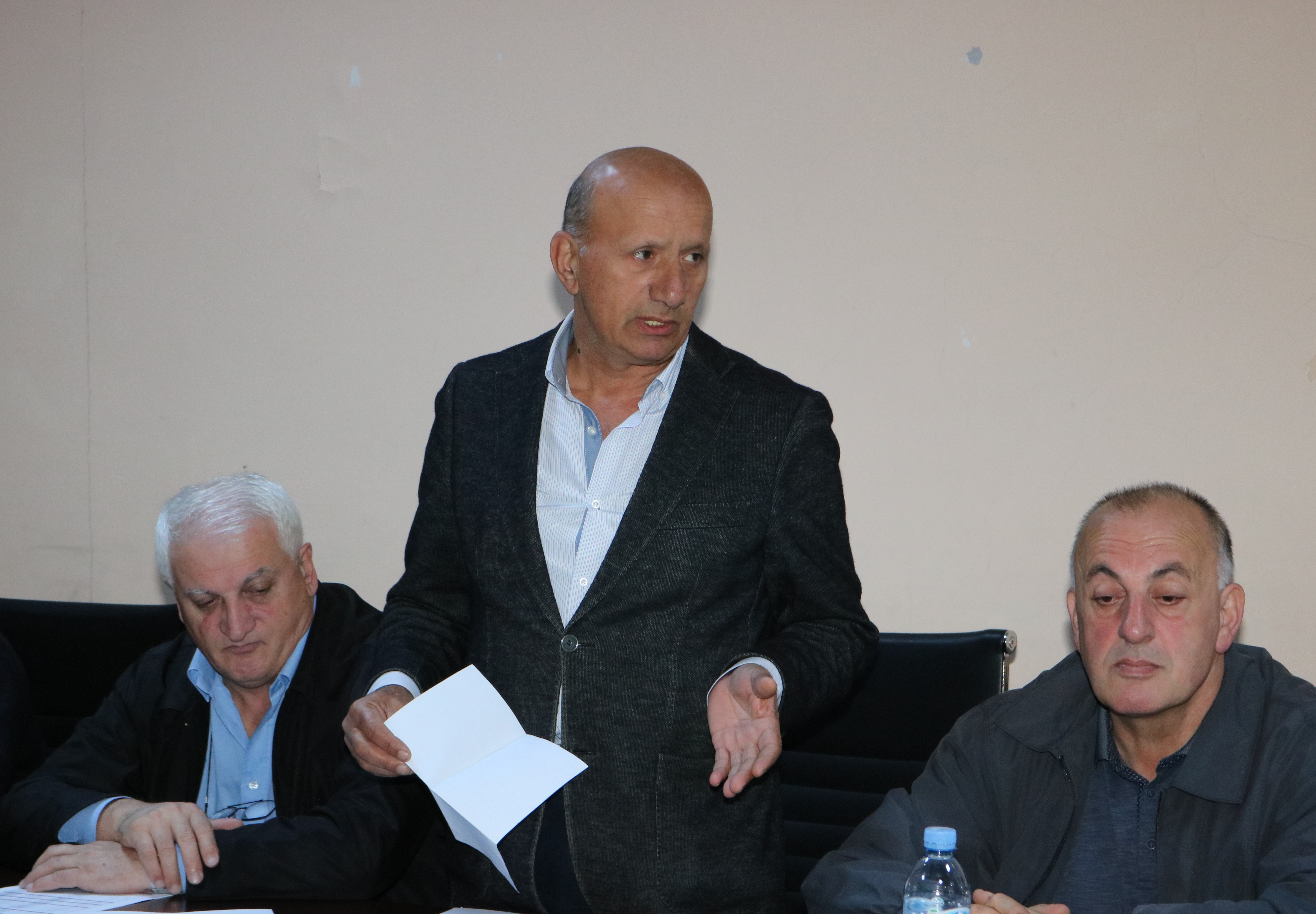 საკრებულოს მორიგ სხდომაზე დღის წერიგით გათვალისწინებული 3 საკითხი განიხილეს