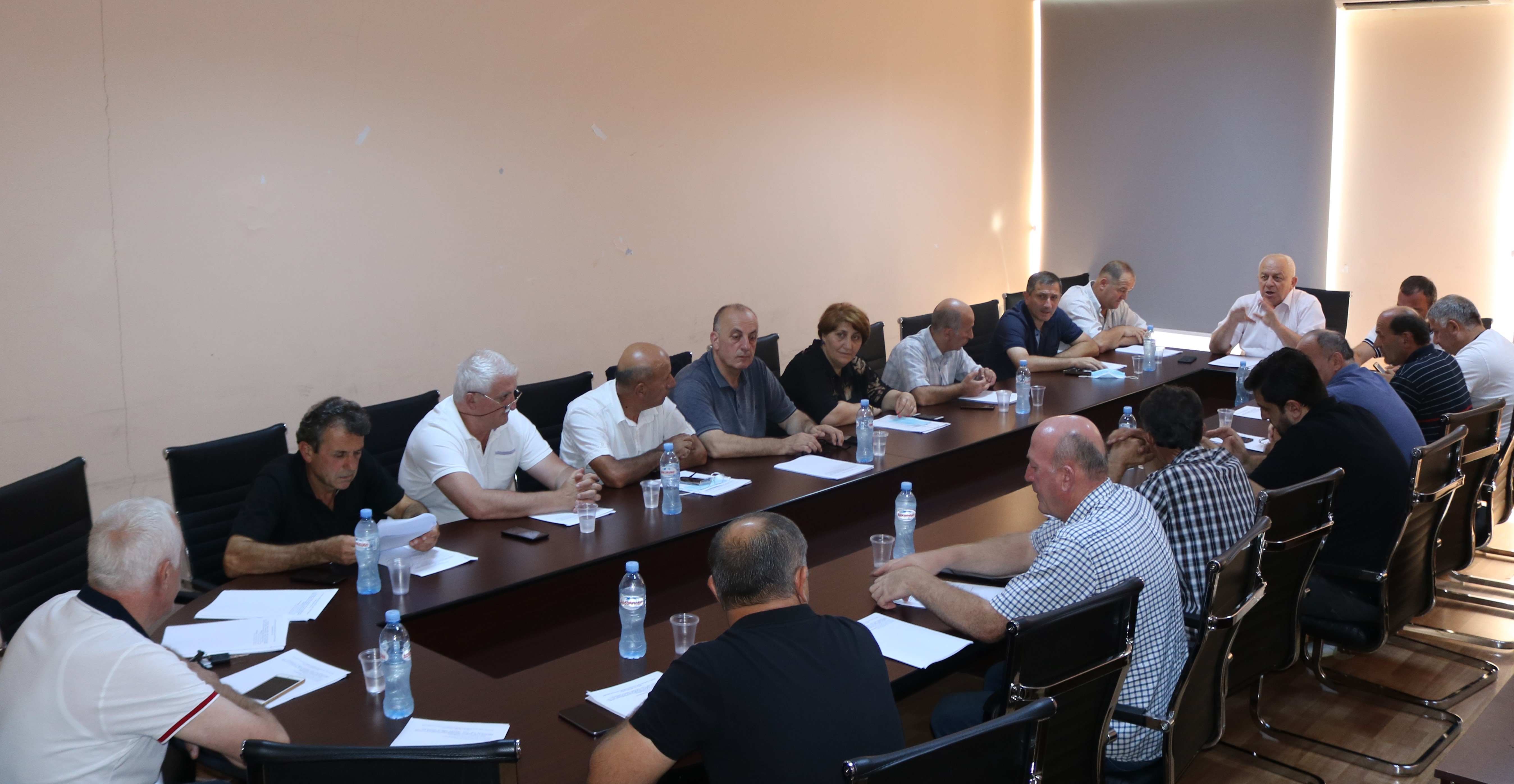 რიგგარეშე სხდომა ქედის მუნიციპალიტეტის საკრებულოში