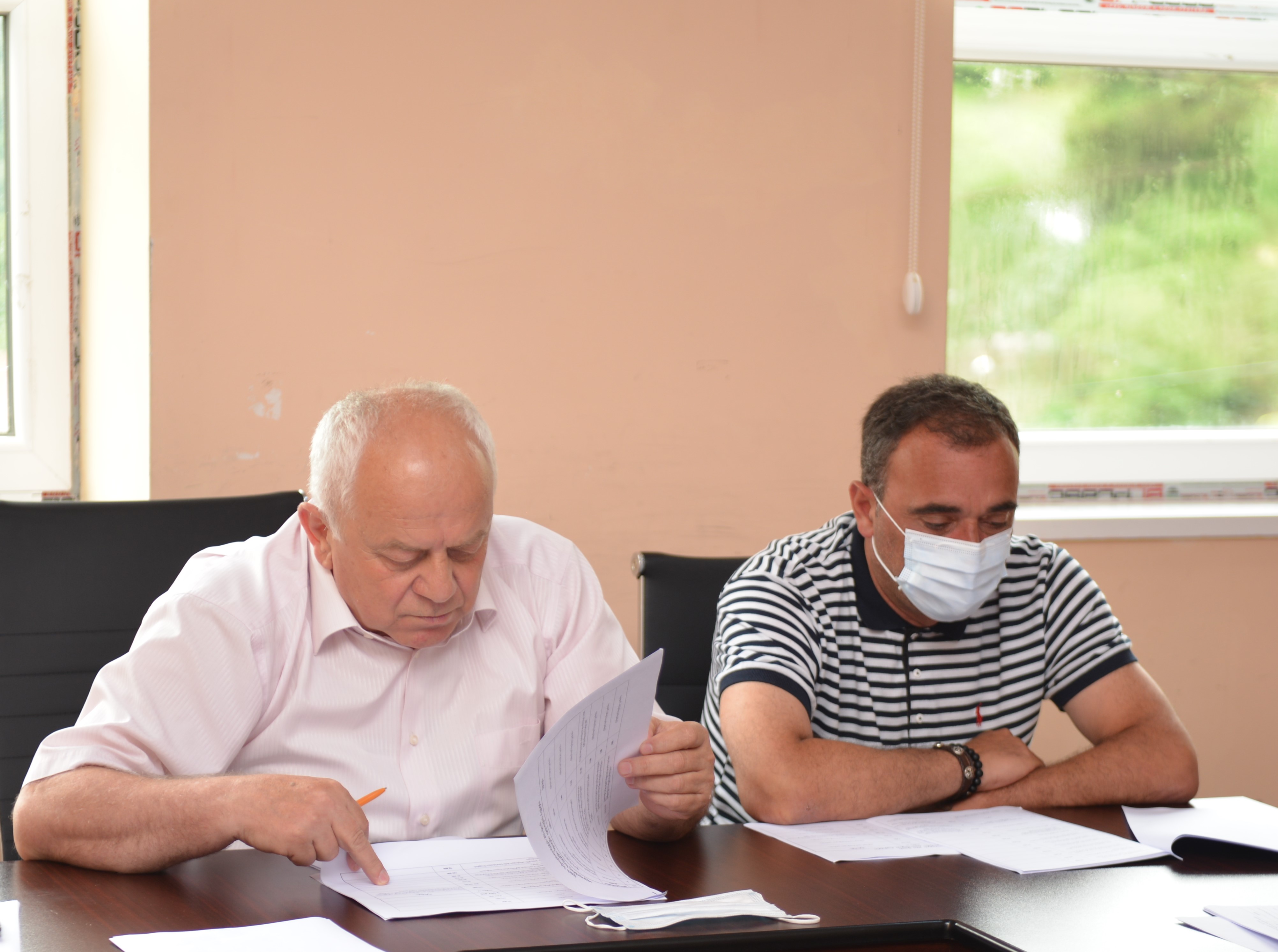 საკრებულოს რიგგარეშე სხდომაზე ადგილობრივი ბიუჯეტის ცვლილებები განიხილეს
