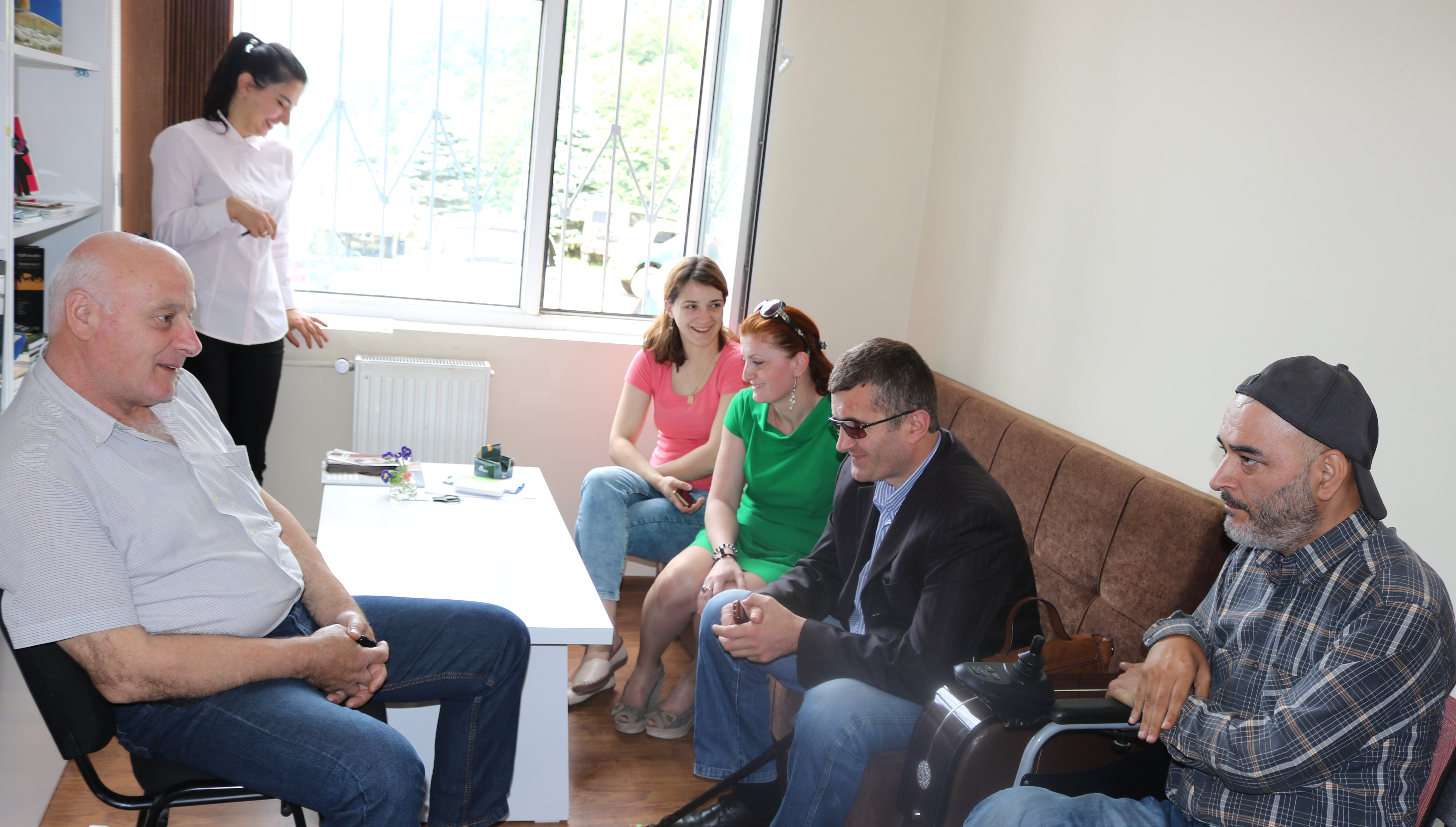 პროექტის პრეზენტაცია შშმ პირთა სოციალიზაციის კუთხით