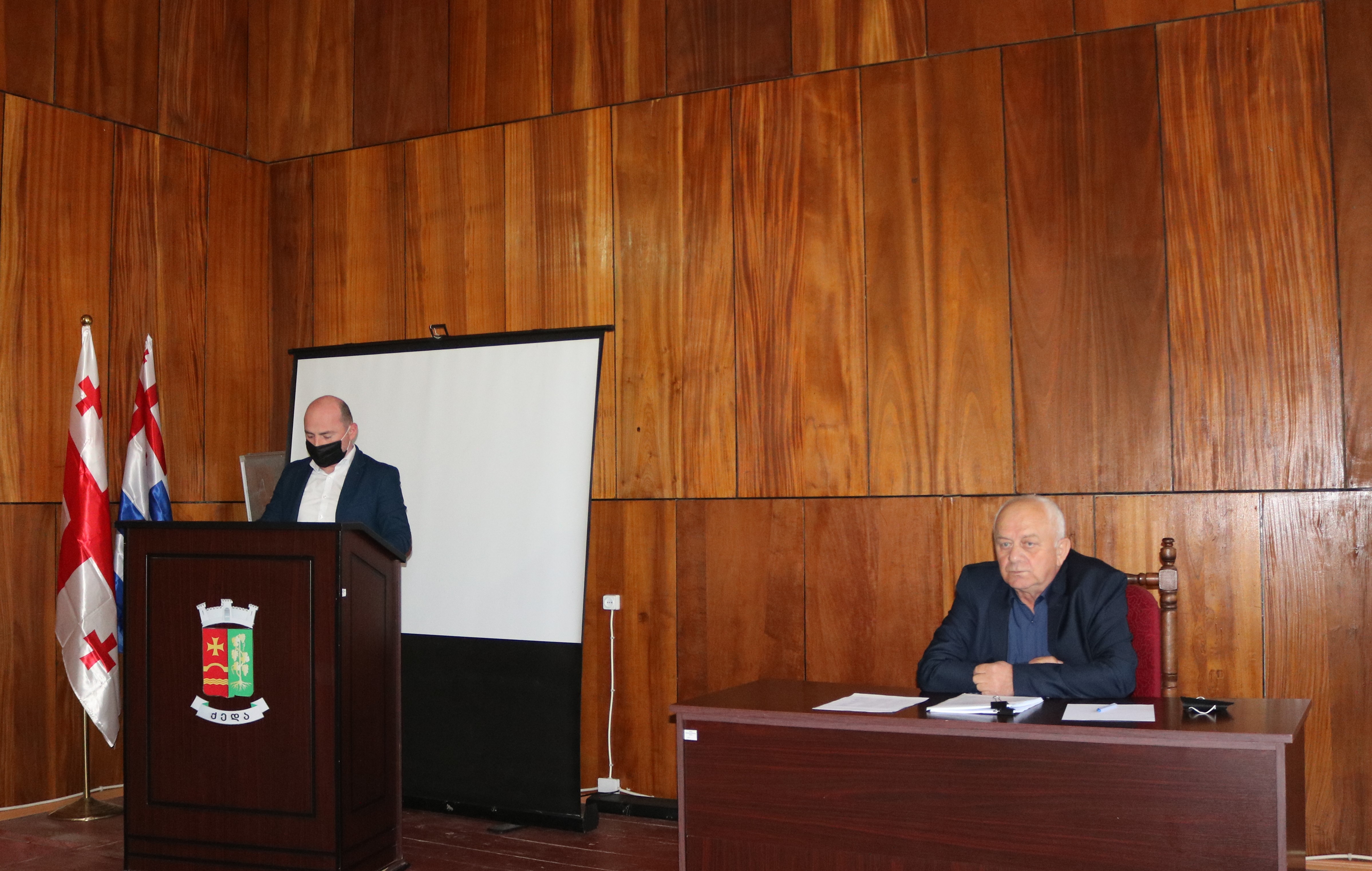 საკრებულოს მორიგი სხდომა რეკომენდაციების დაცვით გაიმართა