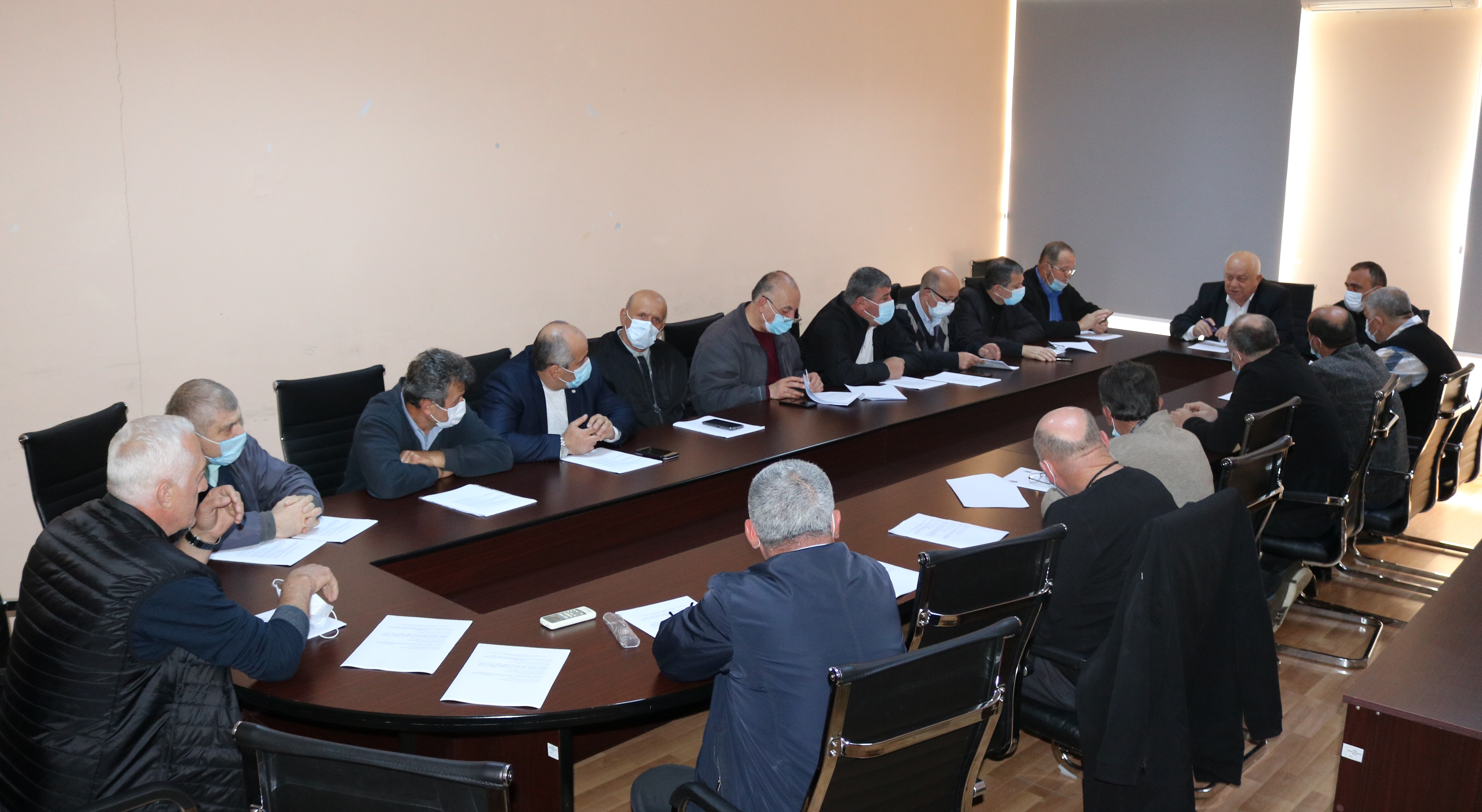 საკრებულოს მორიგ სდომაზე სამი საკითხი განიხილეს