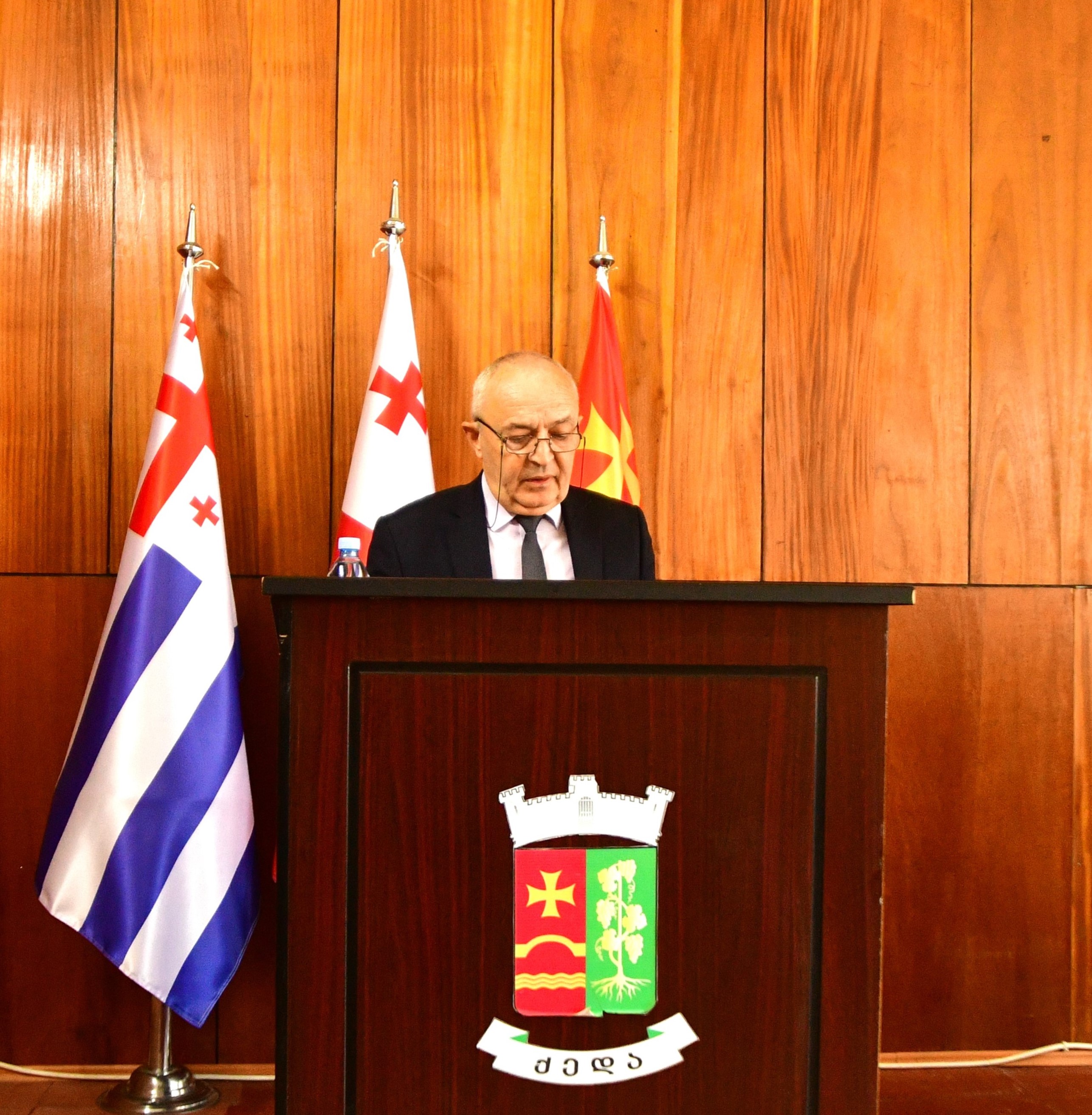 დღეს ქედის მუნიციპალიტეტის ახალი მოწვევის საკრებულოს პირველი სხდომა გაიმართა