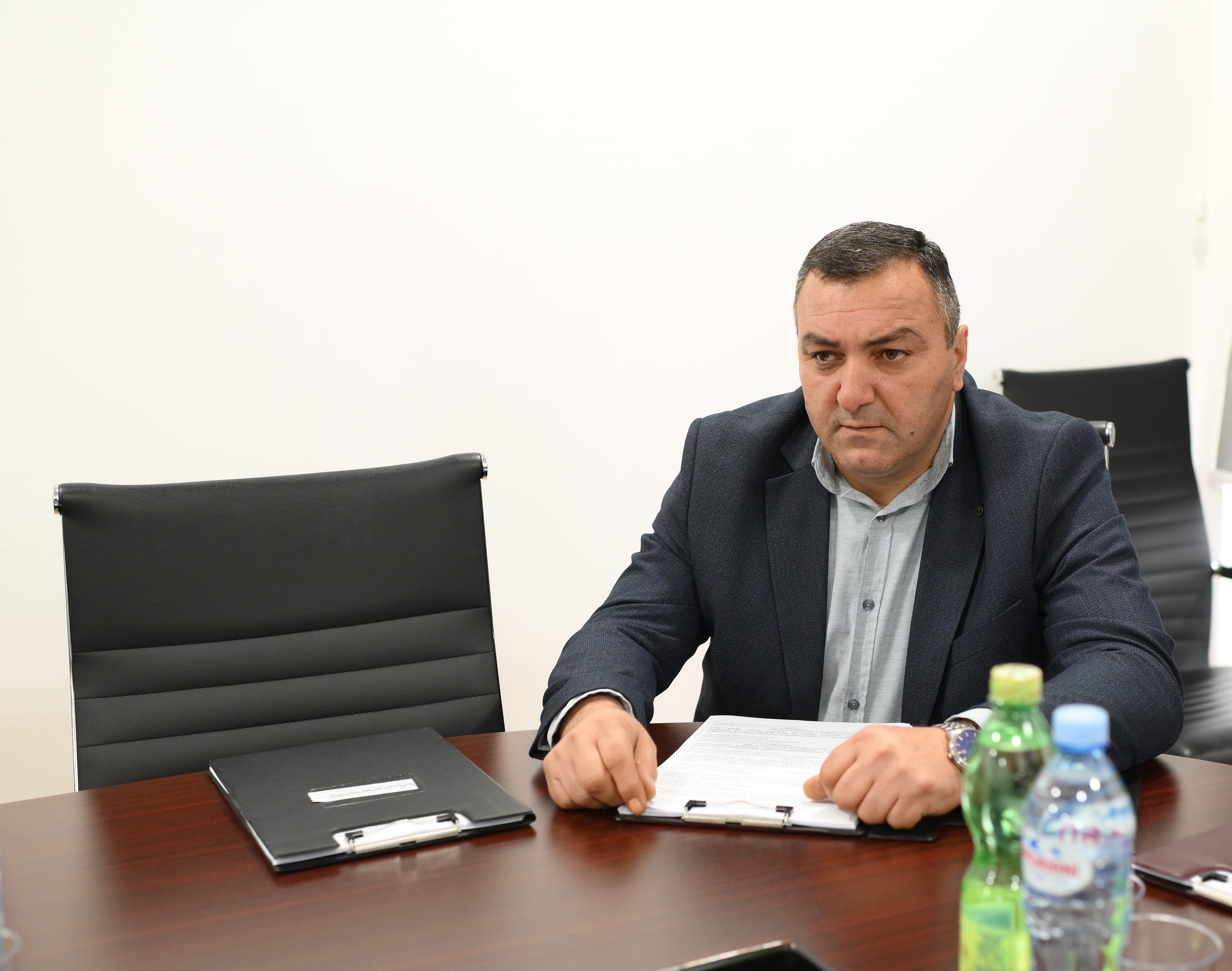 დღეს ახალი მოწვევის საკრებულოს პირველი რიგგარეშე სხდომა ჩატარდა