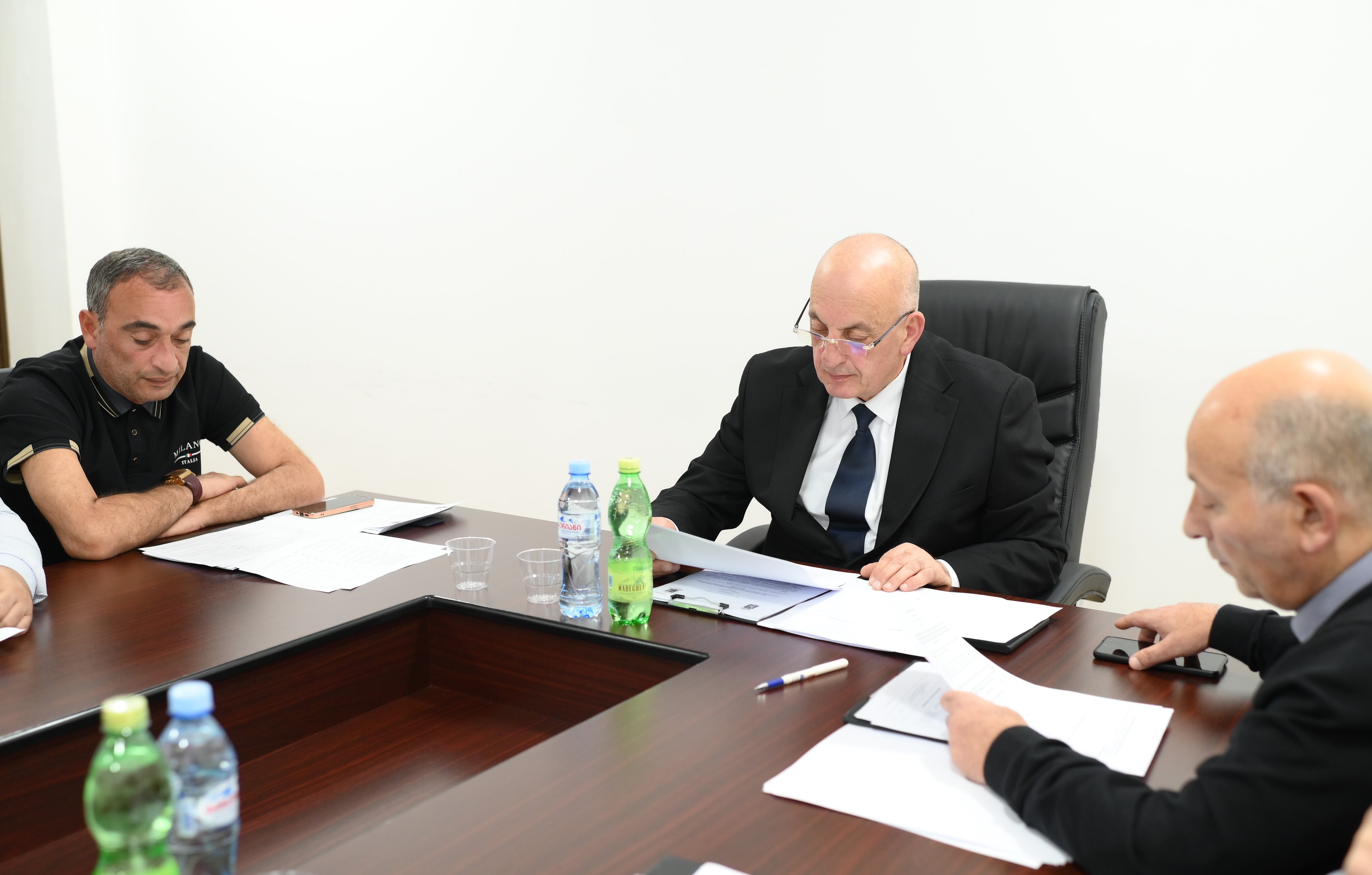 დღეს ახალი მოწვევის საკრებულოს პირველი რიგგარეშე სხდომა ჩატარდა