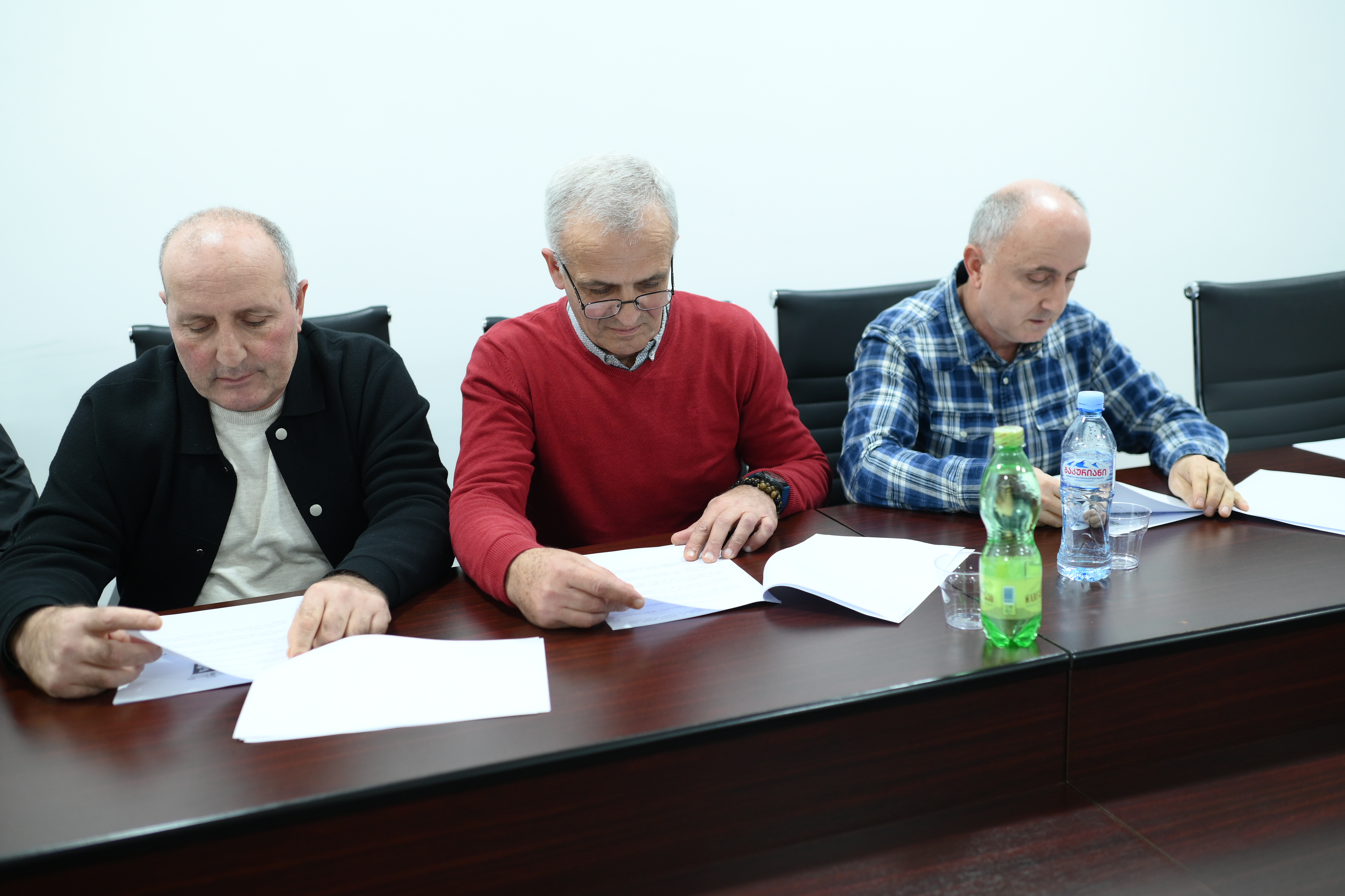 დღეს  საკრებულოს რიგგარეშე  სხდომაზე 2026 წლის ბიუჯეტის პროექტი  განიხილეს