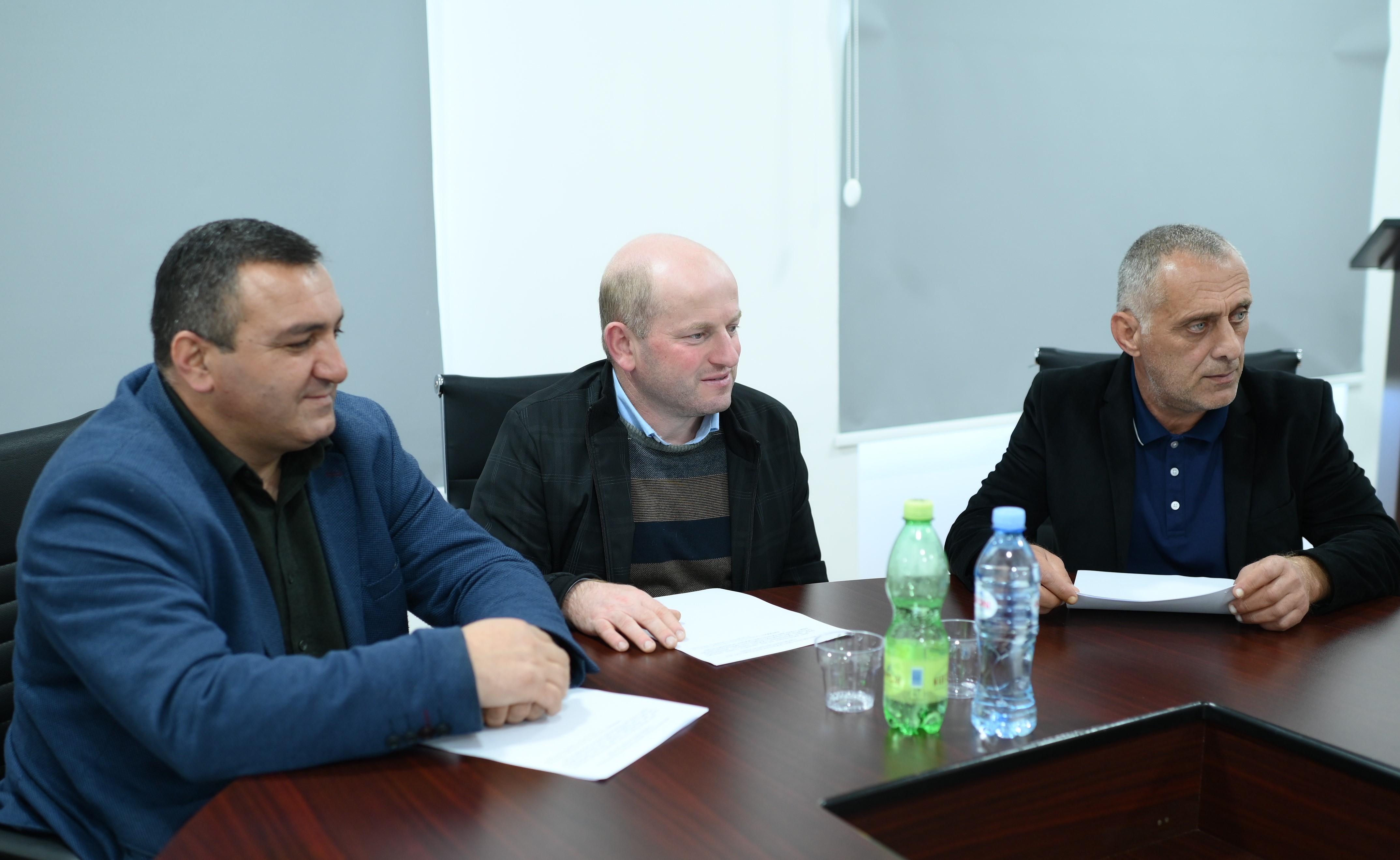 დღეს  საკრებულოს რიგგარეშე  სხდომაზე 2026 წლის ბიუჯეტის პროექტი  განიხილეს