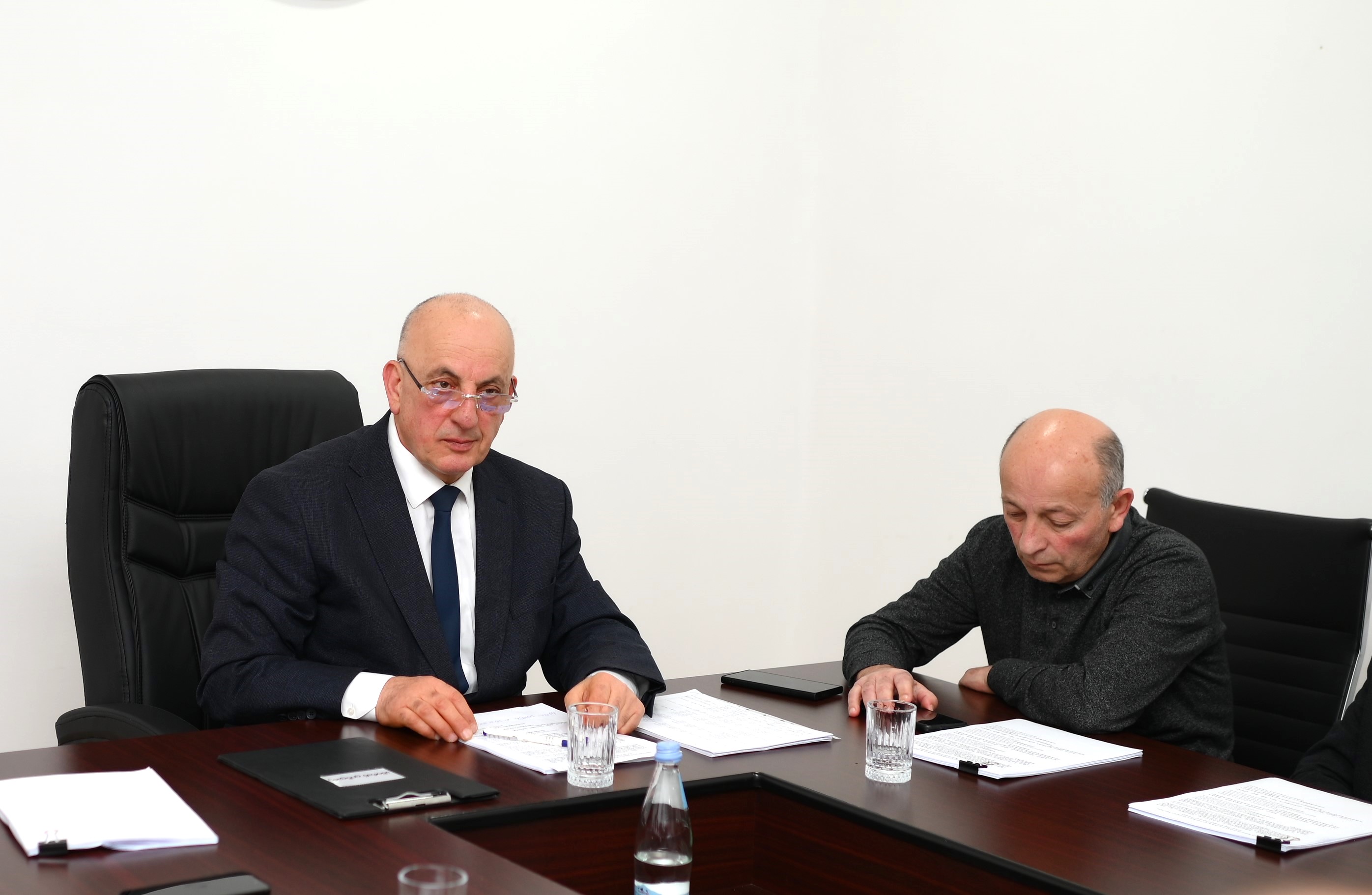 საკრებულომ რიგგარეშე სხდომაზე 2026 წლის ადგილობრივ ბიუჯეტში შესატანი ცვლილებები განიხილა