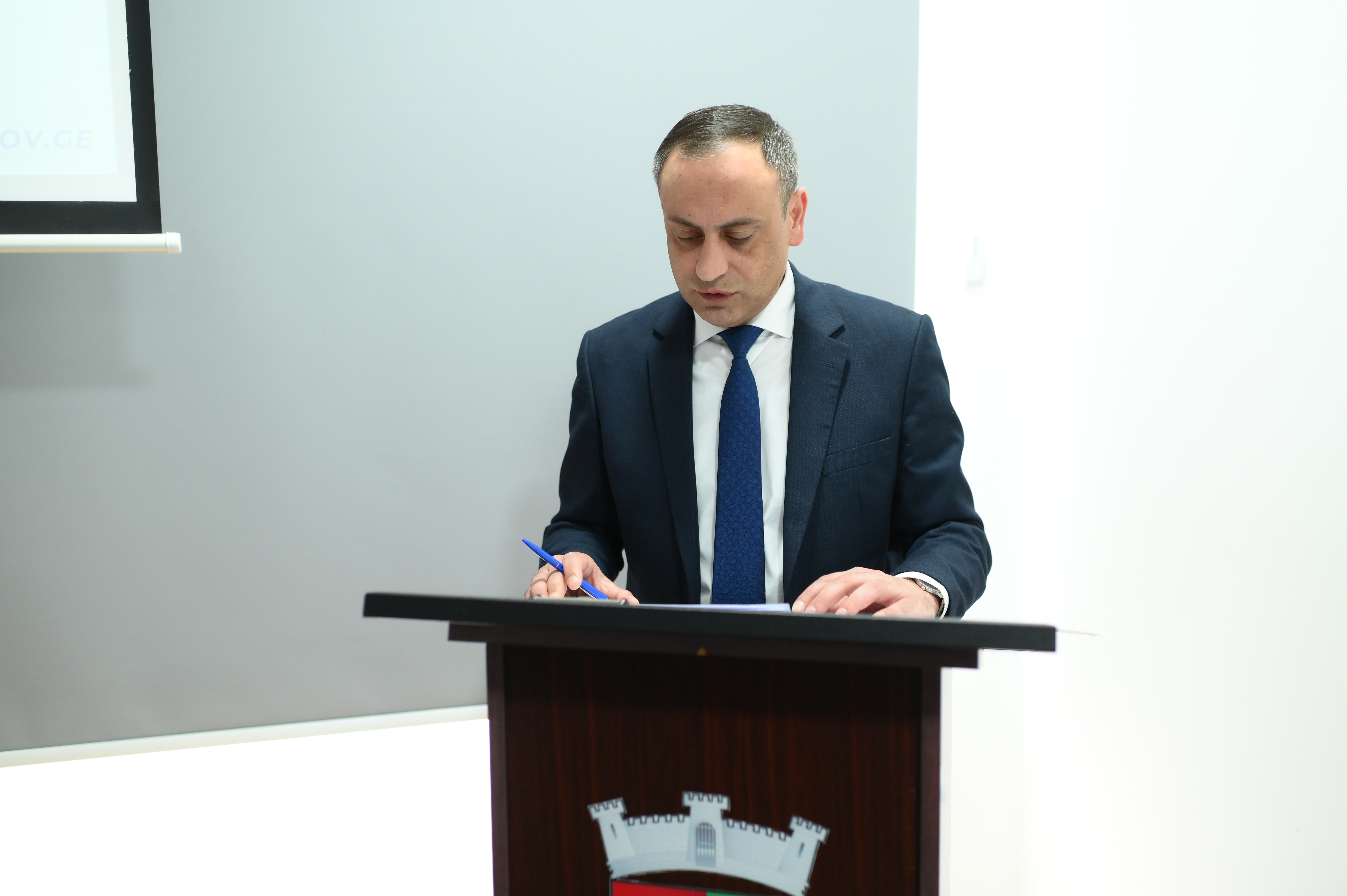 დღეს ქედის მუნიციპალიტეტის საკრებულოს მორიგ სხდომაზე მუნიციპალიტეტის მერის და საკრებულოს თავმჯდომარის ანგარიში მოისმინეს 