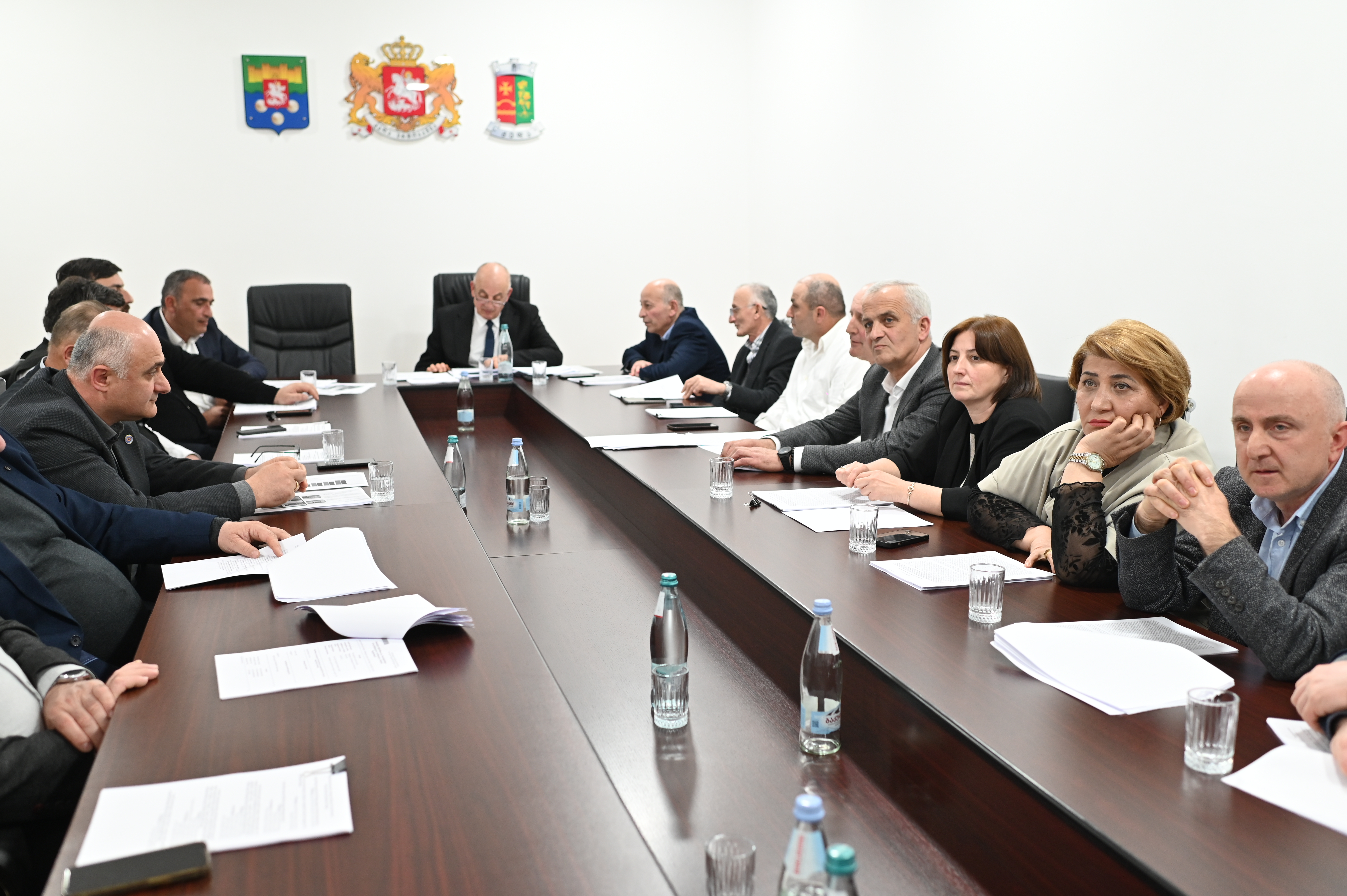 დღეს ქედის მუნიციპალიტეტის საკრებულოს მორიგ სხდომაზე მუნიციპალიტეტის მერის და საკრებულოს თავმჯდომარის ანგარიში მოისმინეს 