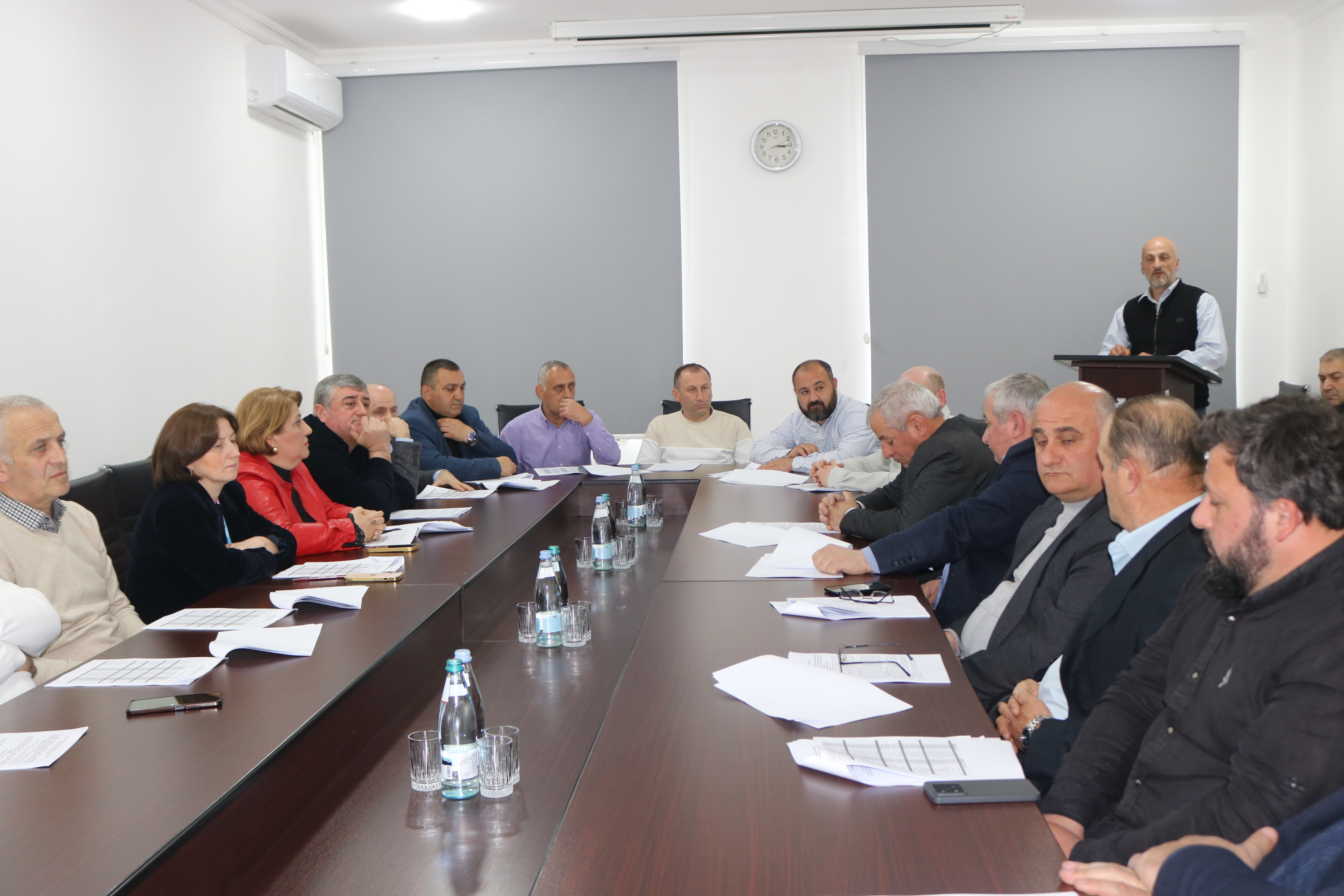 დღეს ქედის მუნიციპალიტეტის საკრებულოს მორიგი სხდომა გაიმართა