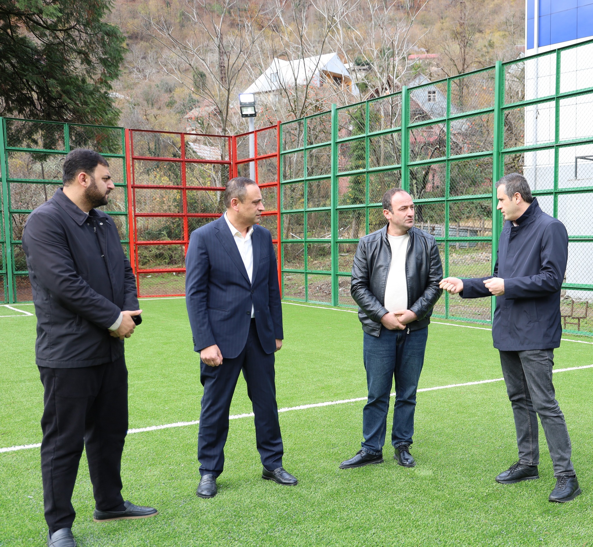 ქედის მუნიციპალიტეტის მერმა მამუკა თურმანიძემ დასრულებული და მიმდინარე ინფრასტრუქტურული სამუშაოები დაათვალიერა