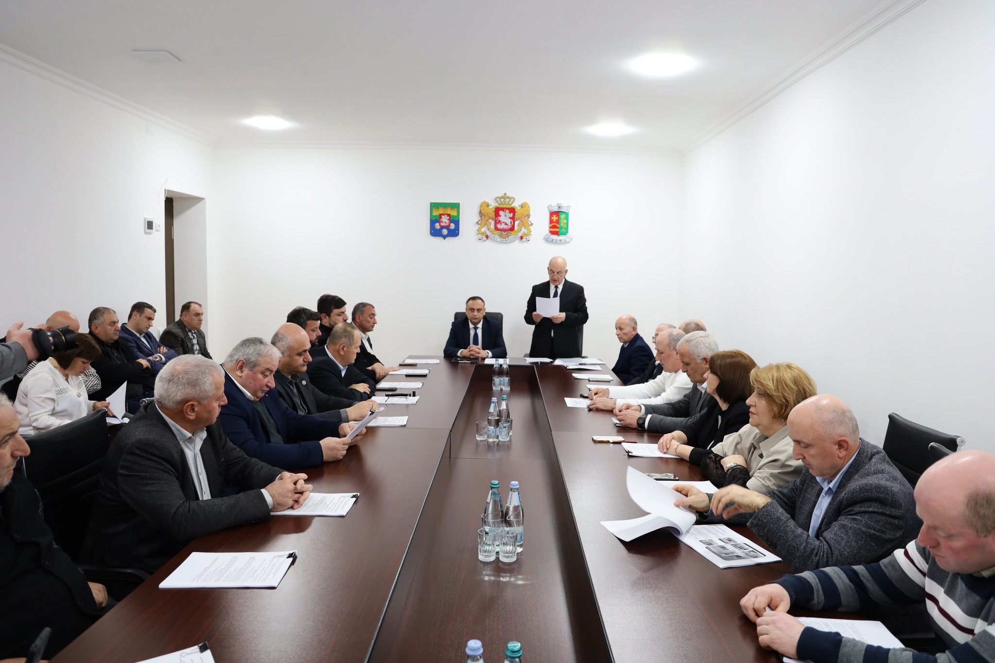 ქედის მუნიციპალიტეტის მერმა მამუკა თურმანიძემ, საკრებულოს წევრებს 2025 წლის საქმიანობის ანგარიში წარუდგინა