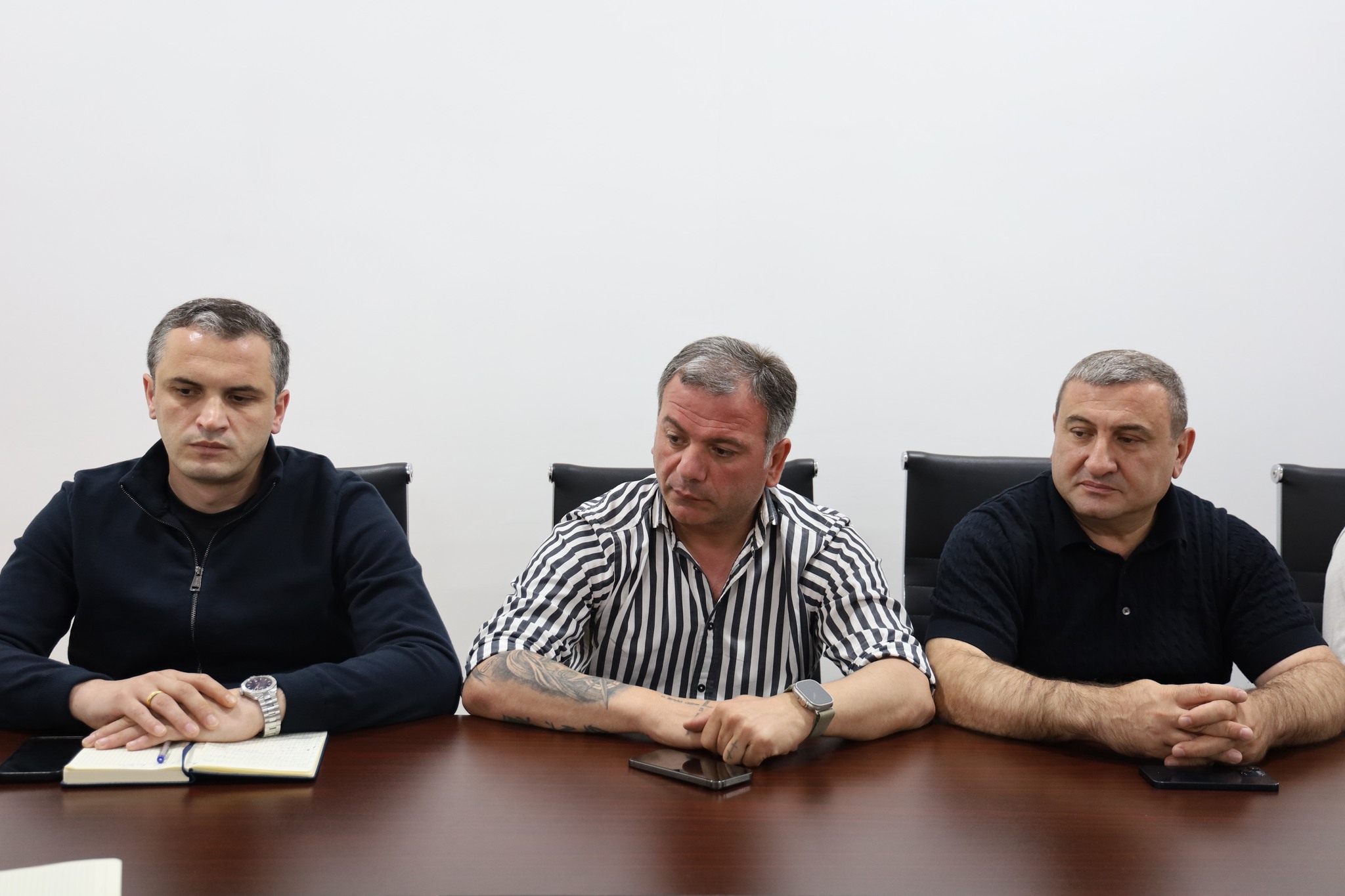 ქედის მუნიციპალიტეტის მერმა, მამუკა თურმანიძემ სტრუქტურული ერთეულების ხელმძღვანელებთან, ადმინისტრაციული ერთეულების წარმომადგენლებთან და მუნიციპალური ორგანიზაციების ხელმძღვანელებთან სამუშაო შეხვედრა გამართა