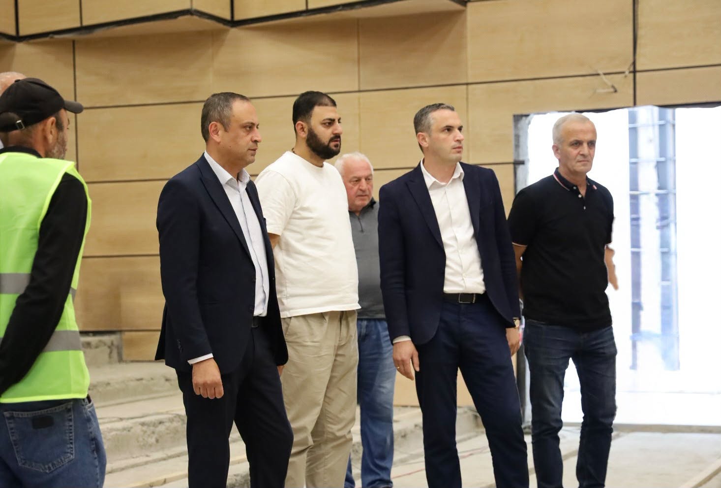 ქედის მუნიციპალიტეტის მერმა მამუკა თურმანიძემ, პირველ მოადგილე იმედა ვასაძესთან ერთად, დაბა ქედაში კულტურის ცენტრის სარეაბილიტაციო სამუშაოები დაათვალიერა (EN)